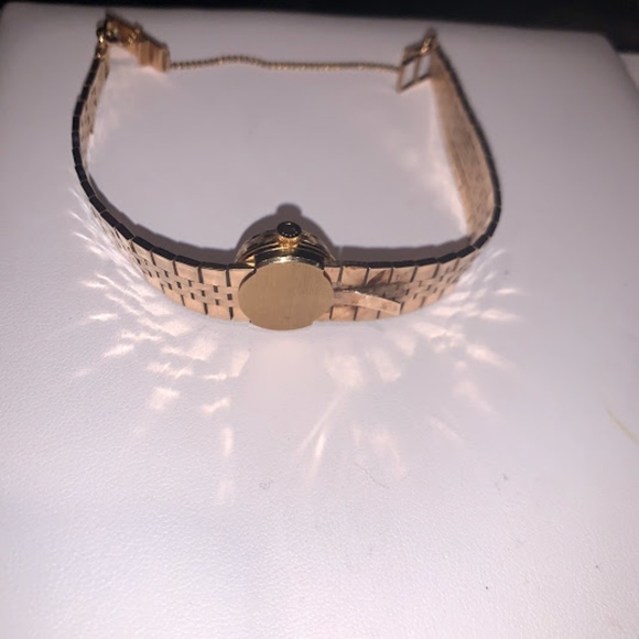 Black Friday | Vintage Women\'s 18kt Gold Rolex main image 5